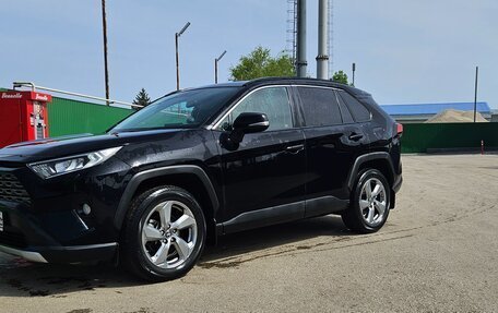 Toyota RAV4, 2020 год, 3 900 000 рублей, 2 фотография