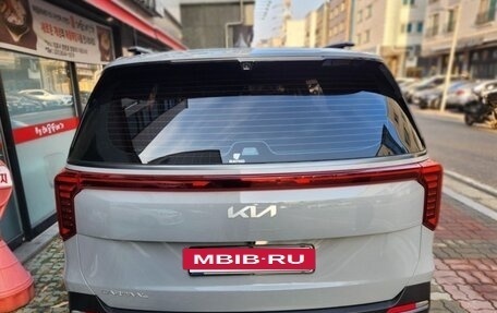 KIA Carnival, 2023 год, 5 630 000 рублей, 2 фотография