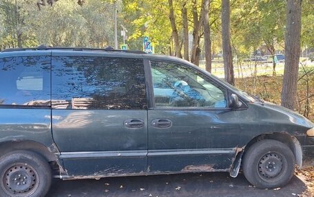 Chrysler Voyager III, 1999 год, 220 000 рублей, 2 фотография