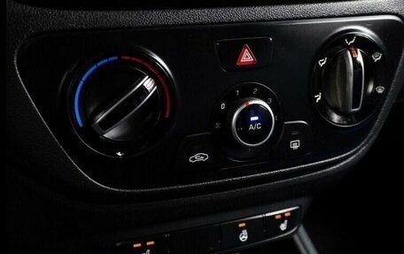 Hyundai Solaris II рестайлинг, 2021 год, 1 320 000 рублей, 9 фотография