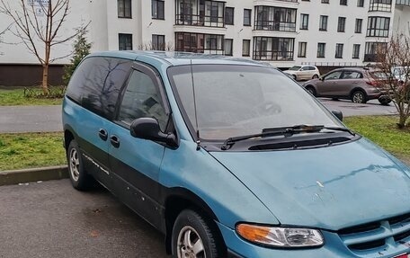 Plymouth Voyager III, 1998 год, 150 000 рублей, 1 фотография