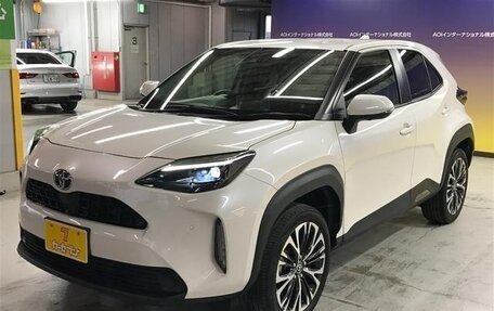 Toyota Yaris Cross, 2022 год, 1 730 007 рублей, 3 фотография