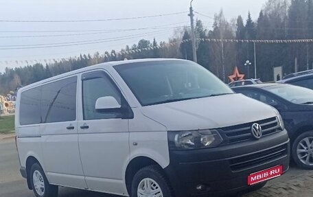 Volkswagen Caravelle T5, 2014 год, 1 570 000 рублей, 1 фотография