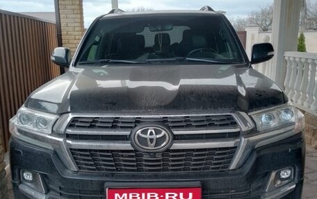 Toyota Land Cruiser 200, 2018 год, 6 500 000 рублей, 1 фотография