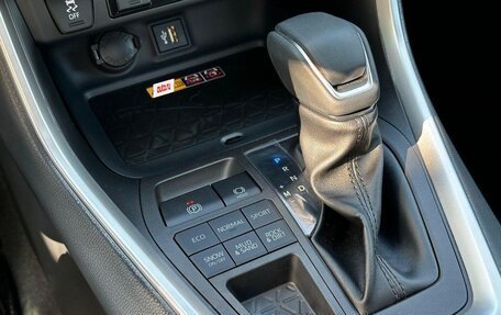 Toyota RAV4, 2025 год, 4 120 000 рублей, 8 фотография