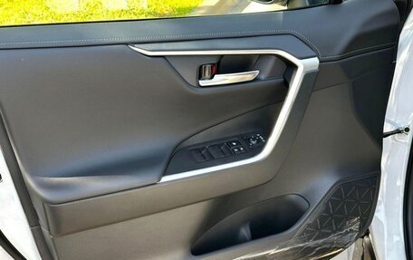 Toyota RAV4, 2025 год, 4 120 000 рублей, 10 фотография