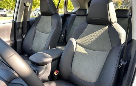 Toyota RAV4, 2025 год, 4 120 000 рублей, 11 фотография