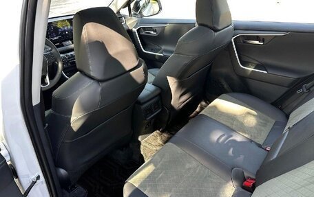 Toyota RAV4, 2025 год, 4 120 000 рублей, 14 фотография