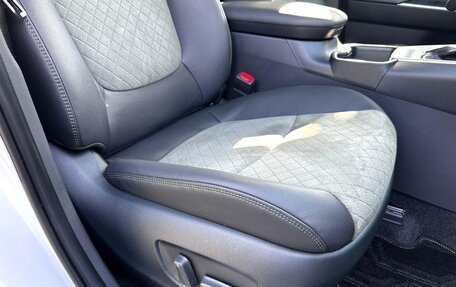 Toyota RAV4, 2025 год, 4 120 000 рублей, 13 фотография