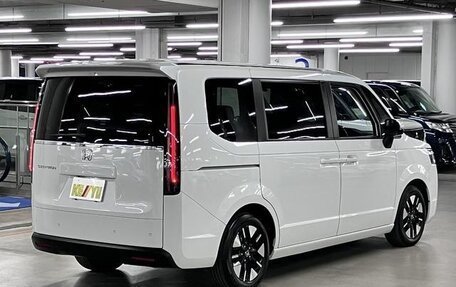 Honda Stepwgn, 2022 год, 1 990 007 рублей, 3 фотография