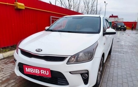 KIA Rio IV, 2019 год, 900 000 рублей, 1 фотография