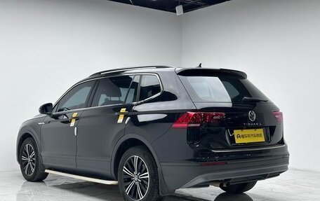 Volkswagen Tiguan II, 2021 год, 2 329 000 рублей, 5 фотография