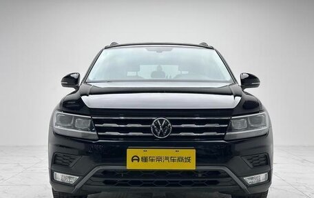 Volkswagen Tiguan II, 2021 год, 2 329 000 рублей, 2 фотография