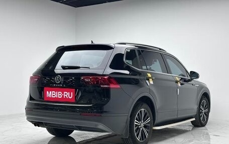 Volkswagen Tiguan II, 2021 год, 2 329 000 рублей, 8 фотография