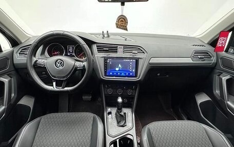 Volkswagen Tiguan II, 2021 год, 2 329 000 рублей, 12 фотография