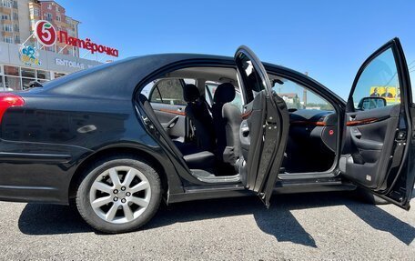 Toyota Avensis III рестайлинг, 2004 год, 850 000 рублей, 19 фотография