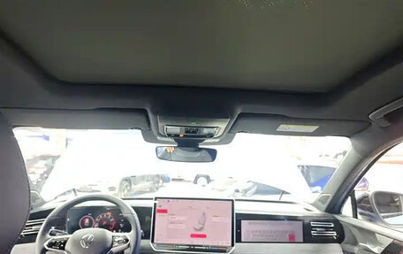 Volkswagen Tiguan, 2024 год, 4 835 998 рублей, 3 фотография