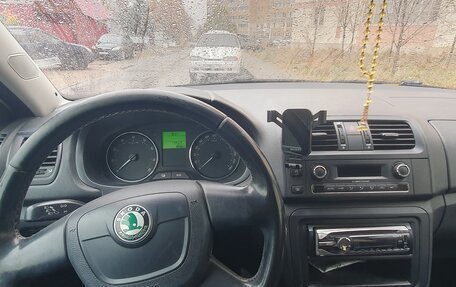 Skoda Fabia II, 2011 год, 430 000 рублей, 6 фотография