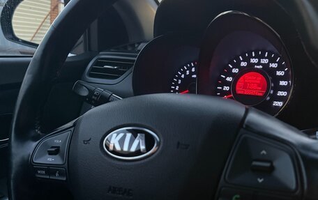 KIA Rio III рестайлинг, 2013 год, 880 000 рублей, 10 фотография