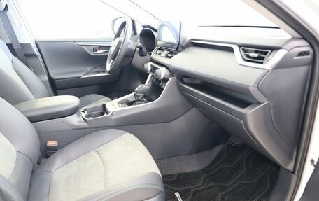 Toyota RAV4, 2025 год, 4 450 000 рублей, 17 фотография