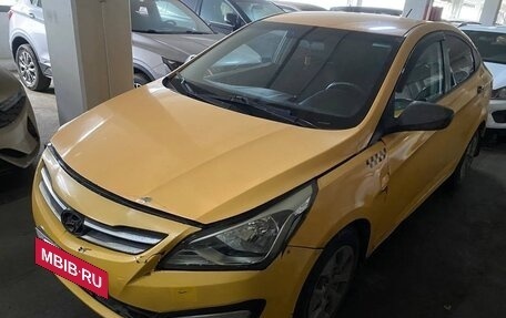 Hyundai Solaris II рестайлинг, 2015 год, 430 000 рублей, 2 фотография