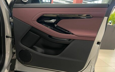 Land Rover Range Rover Evoque II, 2025 год, 6 190 000 рублей, 24 фотография