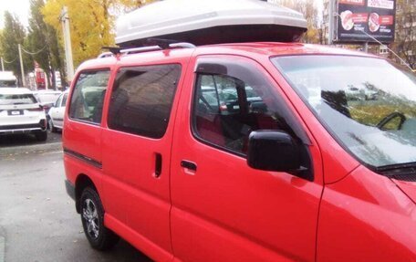 Toyota HiAce, 2000 год, 650 000 рублей, 5 фотография