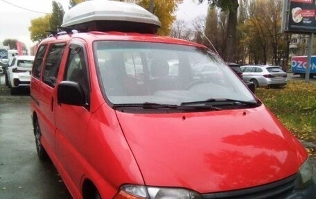 Toyota HiAce, 2000 год, 650 000 рублей, 3 фотография