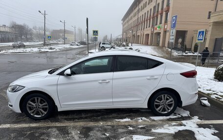 Hyundai Elantra VI рестайлинг, 2018 год, 1 700 000 рублей, 5 фотография