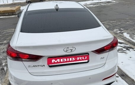 Hyundai Elantra VI рестайлинг, 2018 год, 1 700 000 рублей, 2 фотография