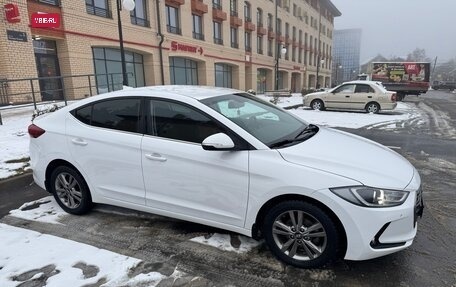 Hyundai Elantra VI рестайлинг, 2018 год, 1 700 000 рублей, 3 фотография