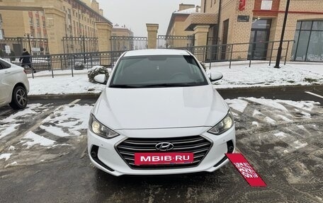 Hyundai Elantra VI рестайлинг, 2018 год, 1 700 000 рублей, 4 фотография