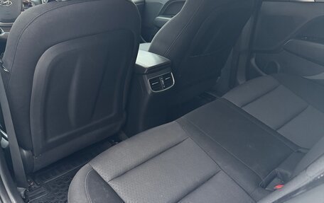 Hyundai Elantra VI рестайлинг, 2018 год, 1 700 000 рублей, 8 фотография