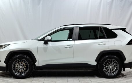 Toyota RAV4, 2021 год, 3 800 000 рублей, 8 фотография