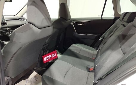 Toyota RAV4, 2021 год, 3 800 000 рублей, 17 фотография