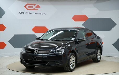 Volkswagen Jetta VI, 2013 год, 930 000 рублей, 1 фотография