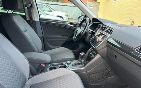 Volkswagen Tiguan II, 2018 год, 1 900 000 рублей, 4 фотография