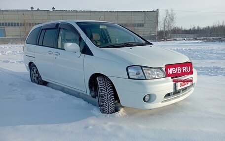 Nissan Prairie III, 2000 год, 550 000 рублей, 3 фотография