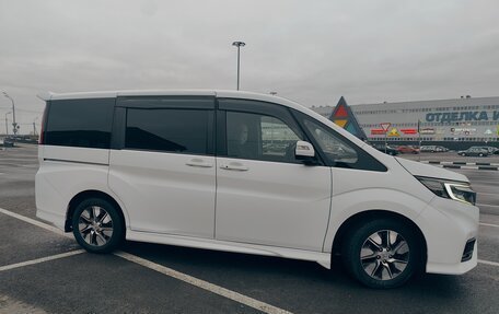 Honda Stepwgn IV, 2017 год, 2 440 000 рублей, 5 фотография