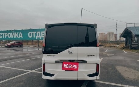 Honda Stepwgn IV, 2017 год, 2 440 000 рублей, 8 фотография