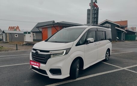 Honda Stepwgn IV, 2017 год, 2 440 000 рублей, 2 фотография