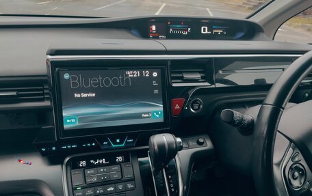 Honda Stepwgn IV, 2017 год, 2 440 000 рублей, 13 фотография