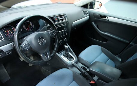 Volkswagen Jetta VI, 2013 год, 930 000 рублей, 10 фотография