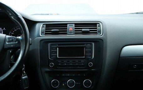 Volkswagen Jetta VI, 2013 год, 930 000 рублей, 13 фотография