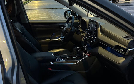 Toyota Highlander, 2021 год, 6 100 000 рублей, 9 фотография