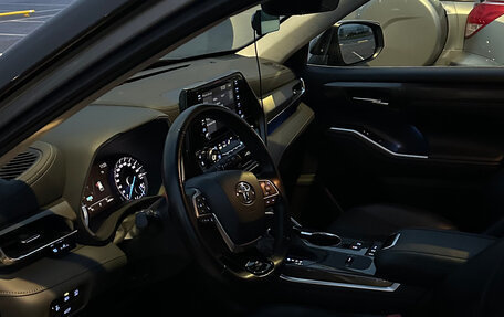 Toyota Highlander, 2021 год, 6 100 000 рублей, 5 фотография