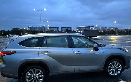 Toyota Highlander, 2021 год, 6 100 000 рублей, 4 фотография