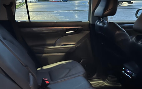 Toyota Highlander, 2021 год, 6 100 000 рублей, 11 фотография