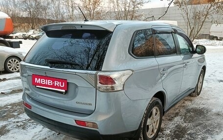Mitsubishi Outlander III рестайлинг 3, 2013 год, 1 199 999 рублей, 6 фотография
