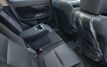 Mitsubishi Outlander III рестайлинг 3, 2013 год, 1 199 999 рублей, 12 фотография